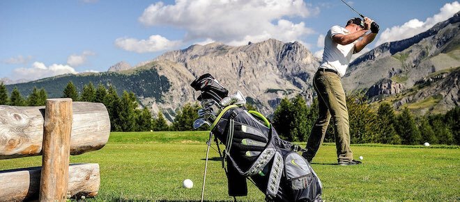 Le Valberg Golf Club, golf de montagne des Alpes Maritimes en France, départ du trou 4 Valberg Golf Club